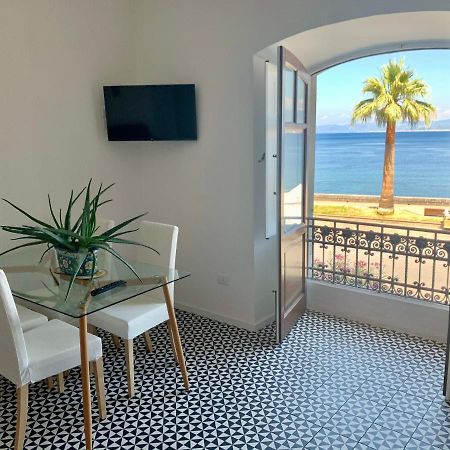 I Mezzanini Di Palazzo Bonaccorsi Apartment มิลาซโซ ภายนอก รูปภาพ