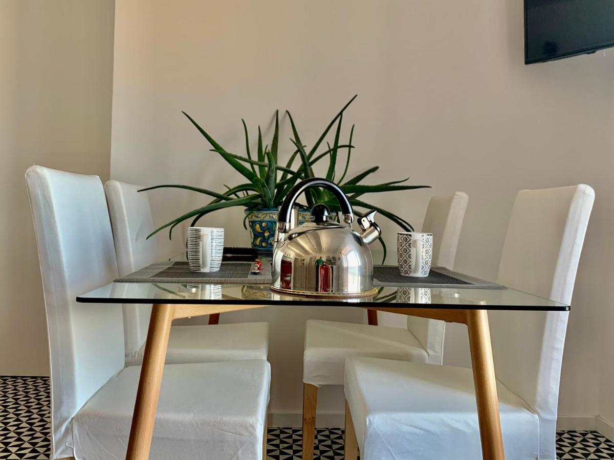 I Mezzanini Di Palazzo Bonaccorsi Apartment มิลาซโซ ภายนอก รูปภาพ