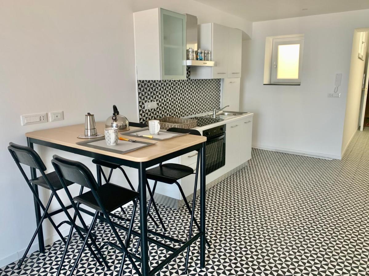 I Mezzanini Di Palazzo Bonaccorsi Apartment มิลาซโซ ภายนอก รูปภาพ