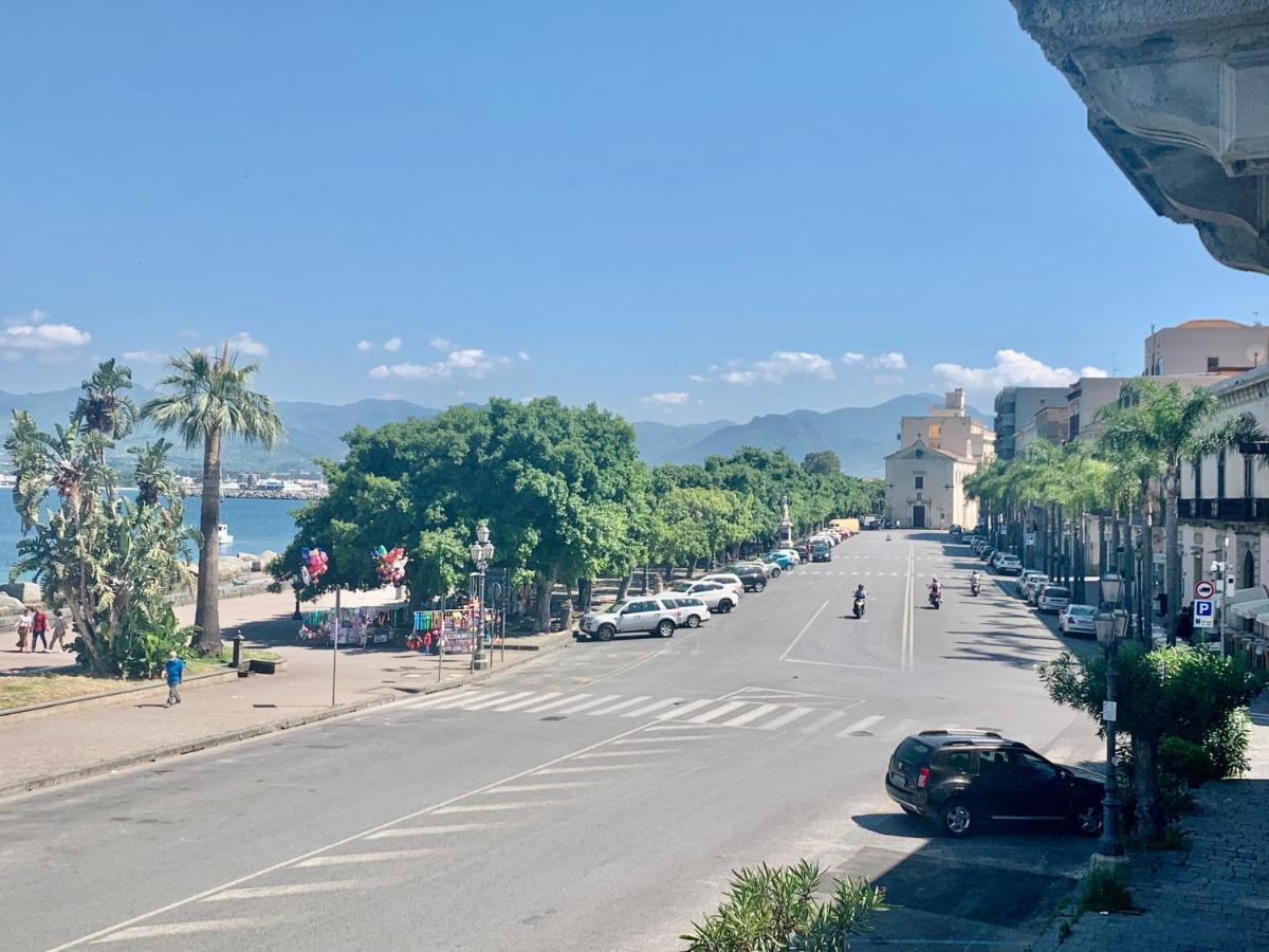I Mezzanini Di Palazzo Bonaccorsi Apartment มิลาซโซ ภายนอก รูปภาพ
