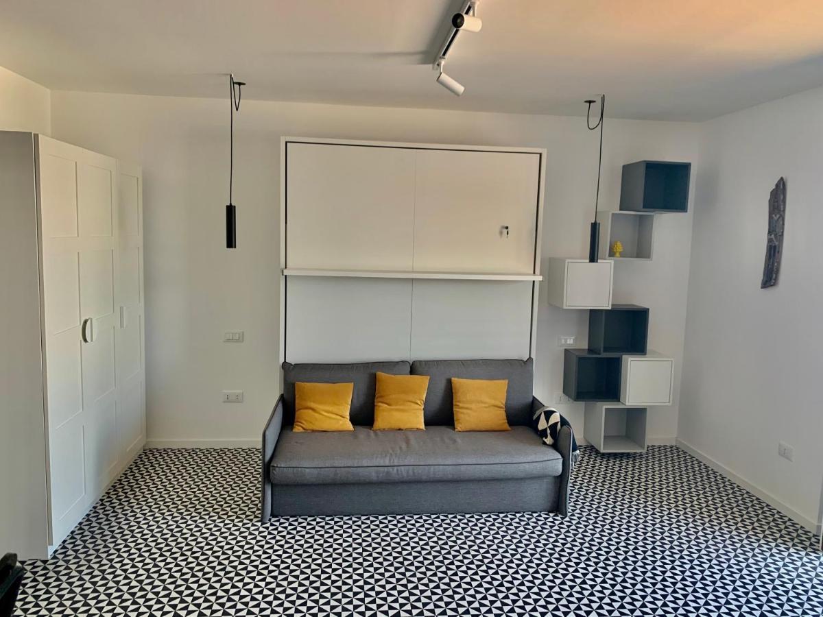 I Mezzanini Di Palazzo Bonaccorsi Apartment มิลาซโซ ภายนอก รูปภาพ