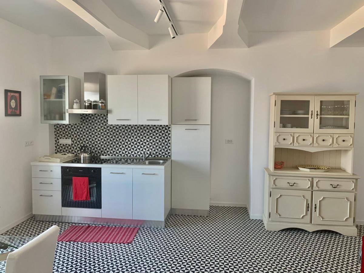I Mezzanini Di Palazzo Bonaccorsi Apartment มิลาซโซ ภายนอก รูปภาพ